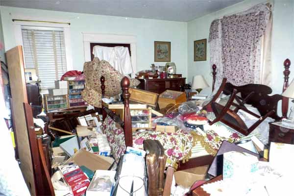 Gulf Shores home improvement ideas include de-cluttering the house in preparation for selling it.